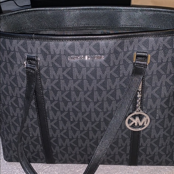 Michael Kors Handbags - MICHAEL KORS large tote